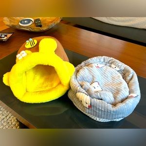 Two brand new kitten beds. Adorable !